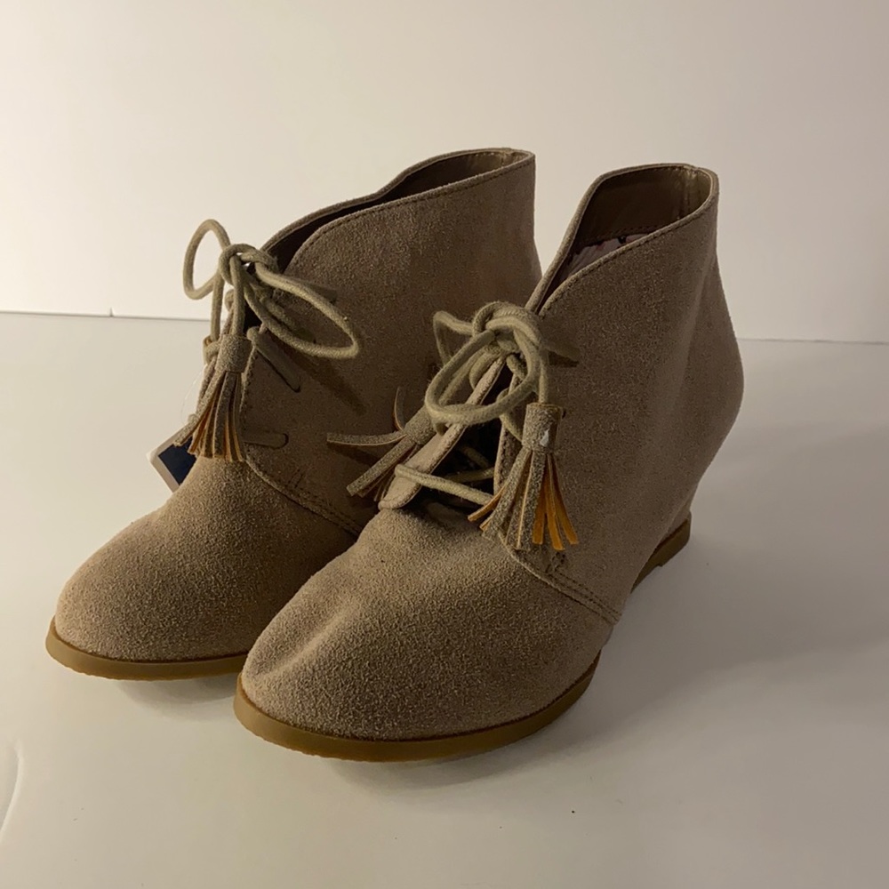 Suede Tan Children’s size 1 Ankle Booties